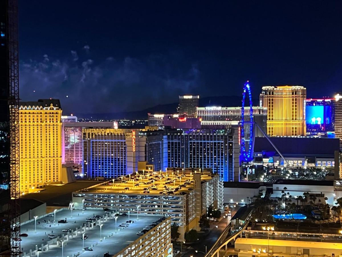 Balcony Suite Strip View Las Vegas Exterior photo